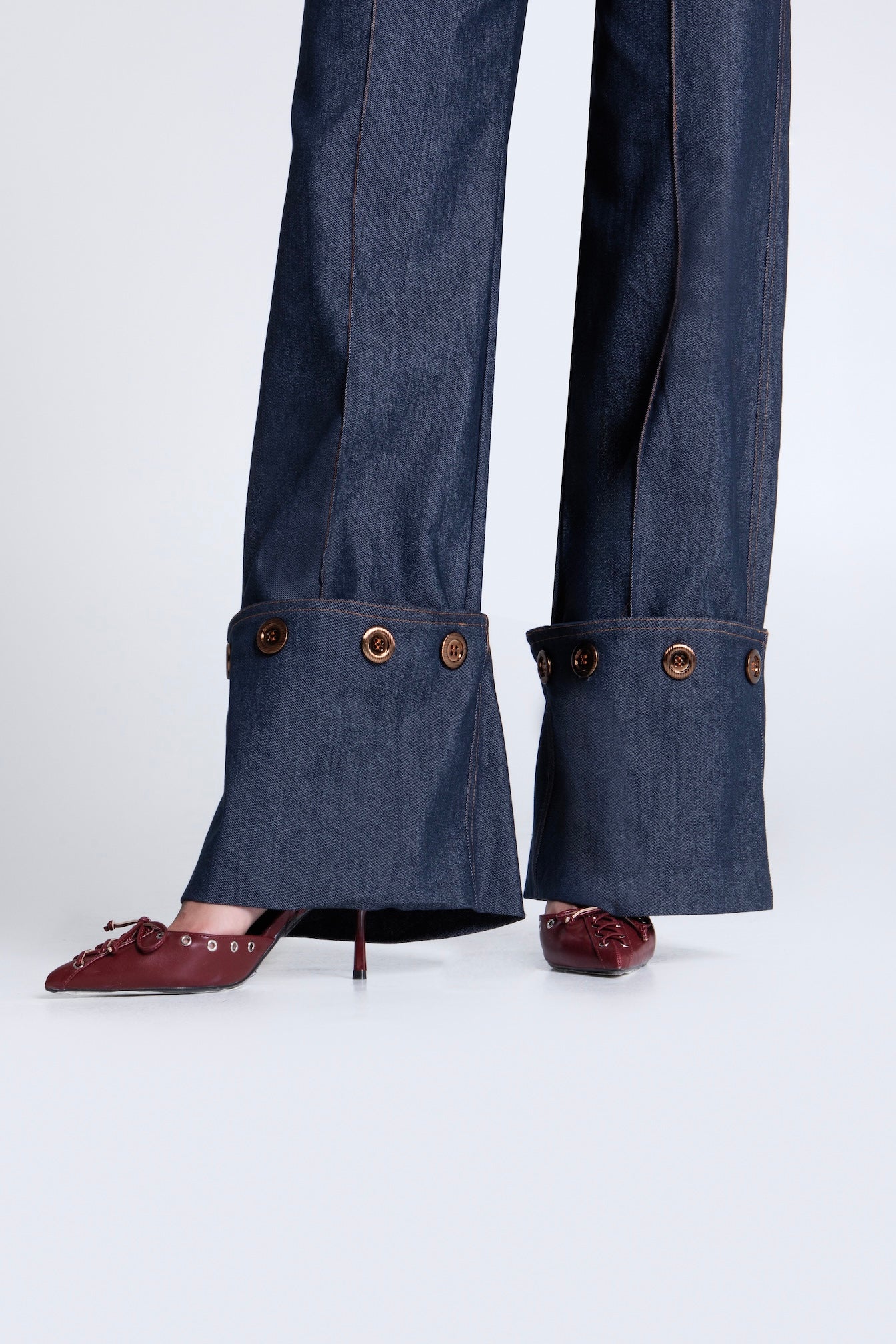 BUTTON CUFF JEANS