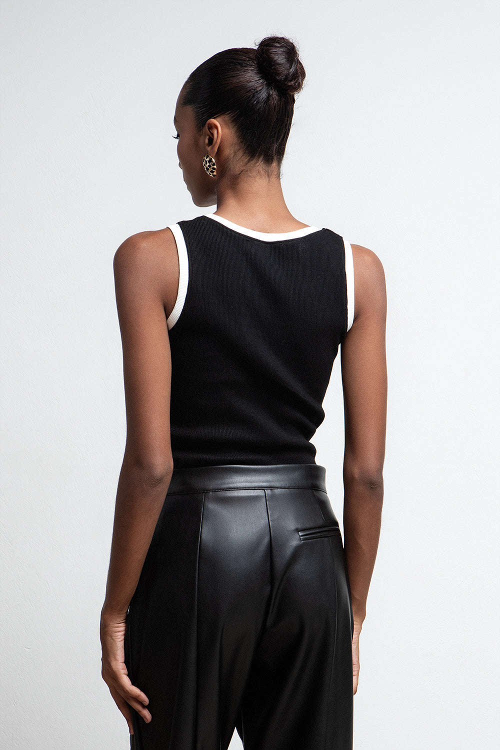 BLACK SIGNATURE MONOGRAM RIBBED TANK TOP
