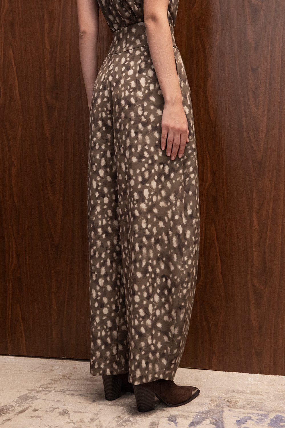 CHAKI BAMBI PRINT BARREL LEG PANTS