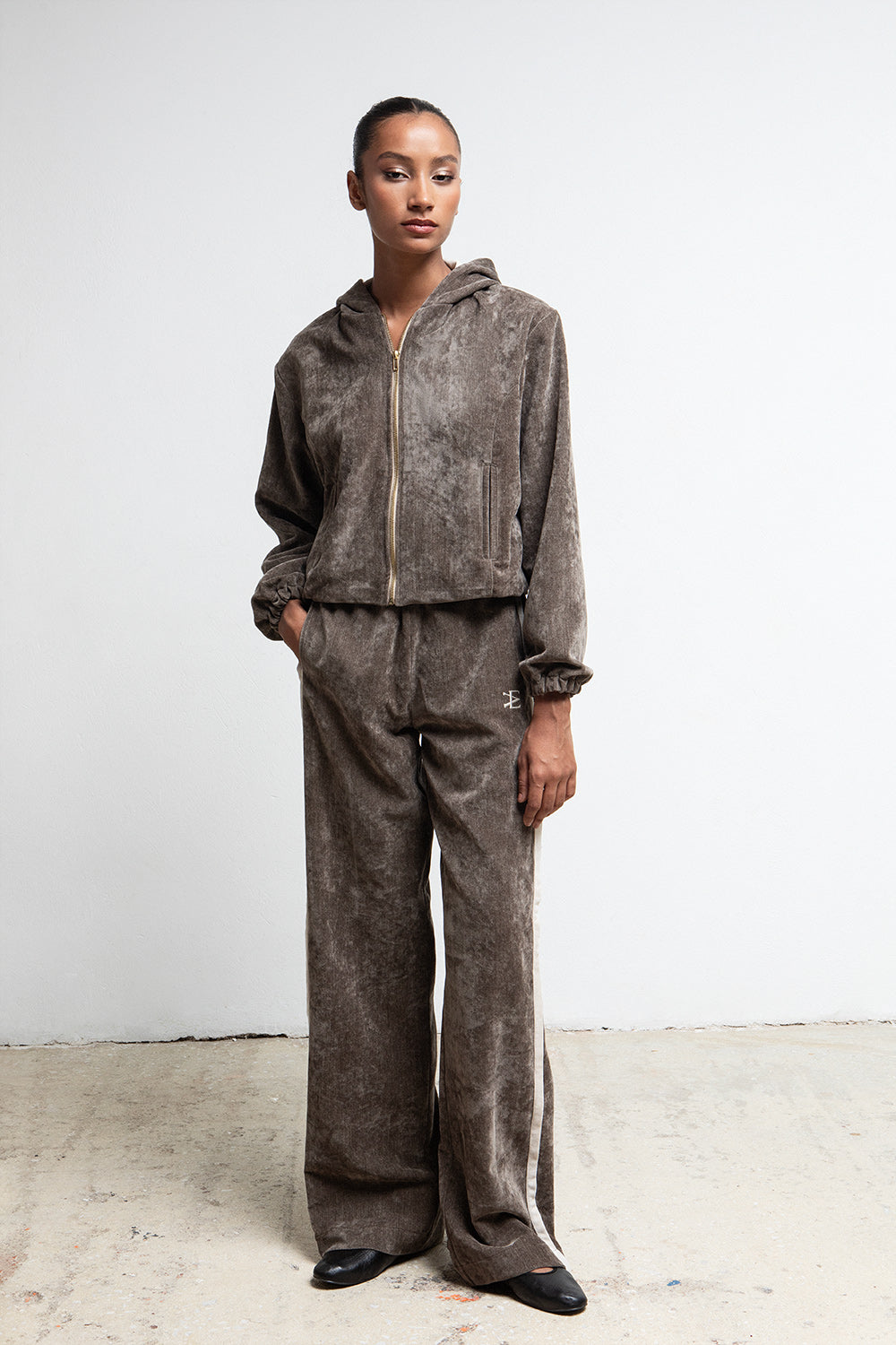 TAUPE VELVET WIDE LEG PANTS