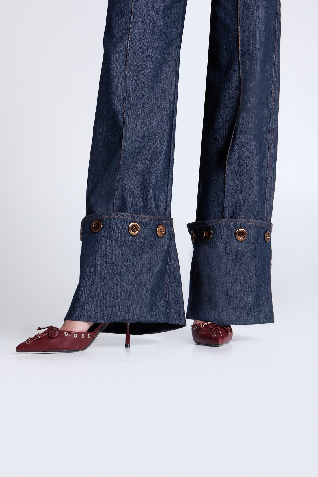 BUTTON CUFF JEANS